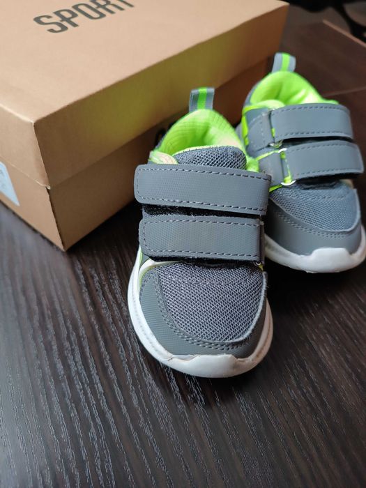 Дитячі кеди / кросівки