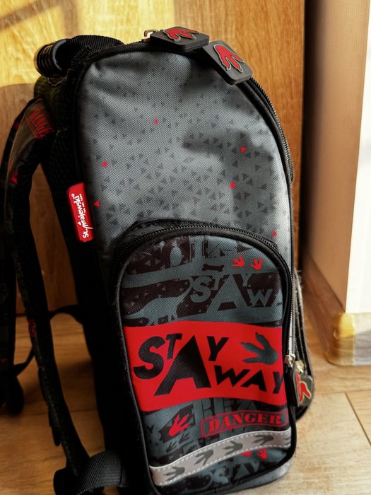 Продаю шкільний рюкзак 300грн