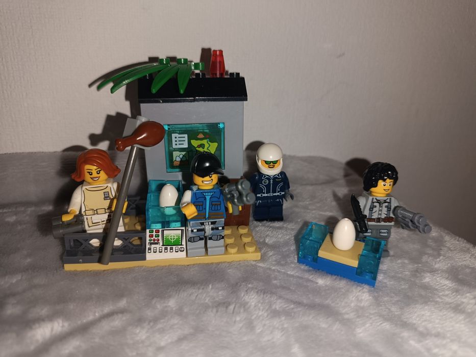 Lego Китай набор динозаврів,парк юрського періоду,база,машинки