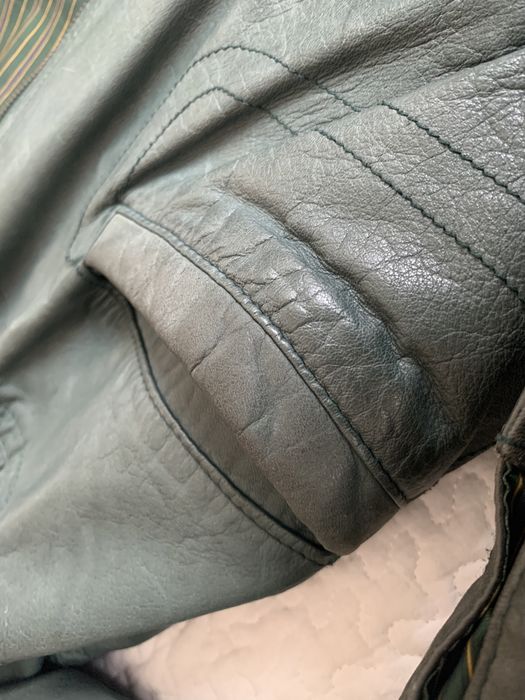 Blusao em pele vintage verde