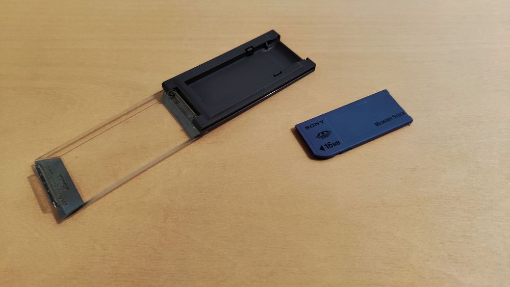 Cartão de memória Memory Stick da Sony com capacidade de 16 MB