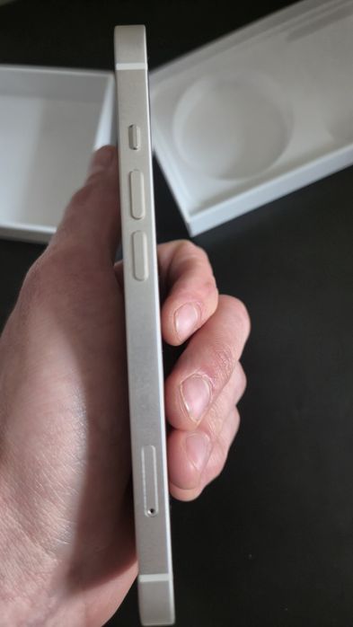 Iphone 13 praktycznie nowy