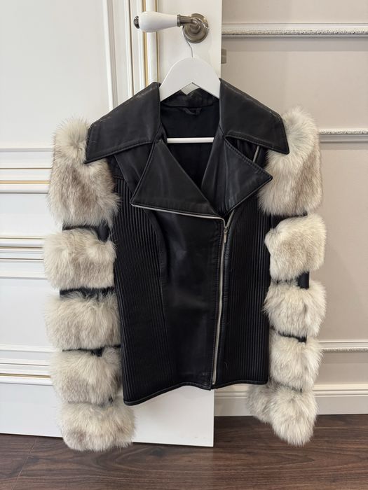 Шкіряна куртка з натуральним хутром