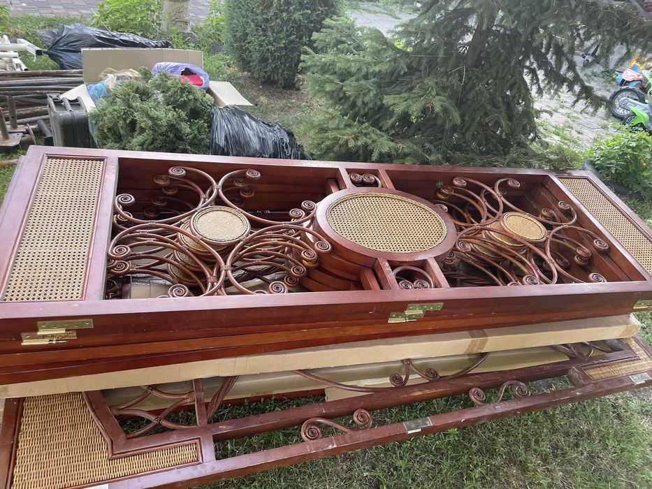 Двері ворота декор