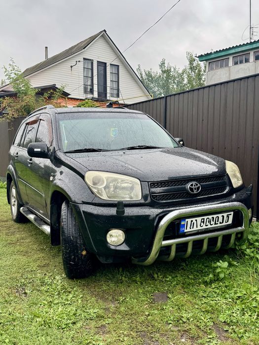 Toyota RAV4 2005 рік