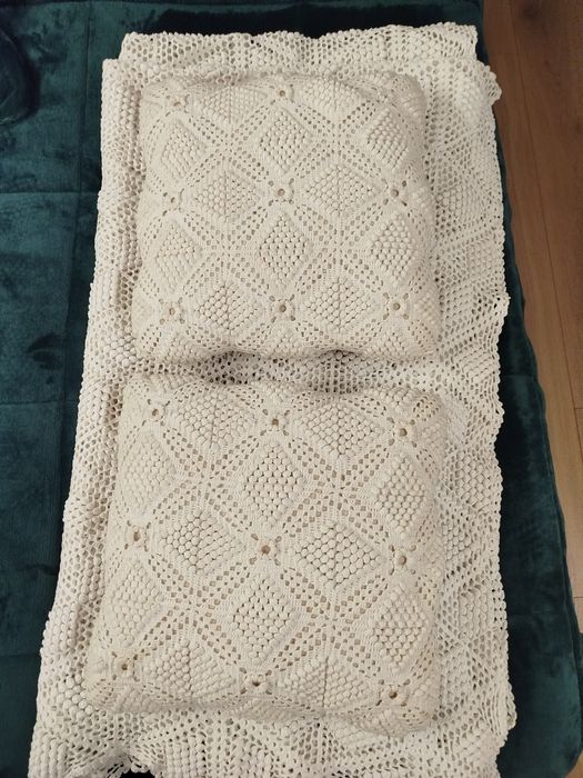 Conjunto colcha e almofadas feito à mão