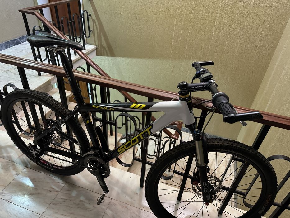 Bicicleta carbono Scott Scale  10 aro 26    Pesa Kg 8,900