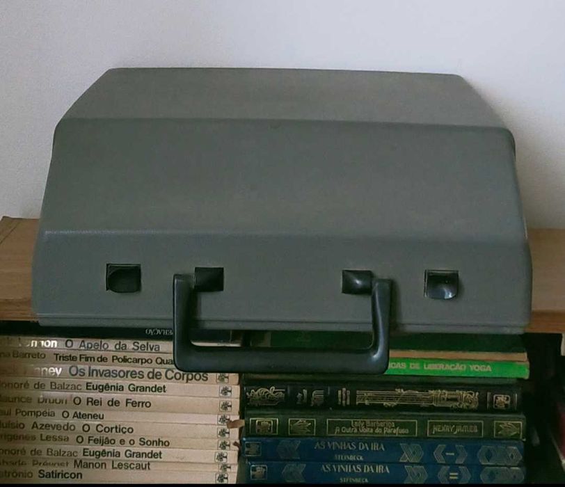 Máquina de escrever Messa