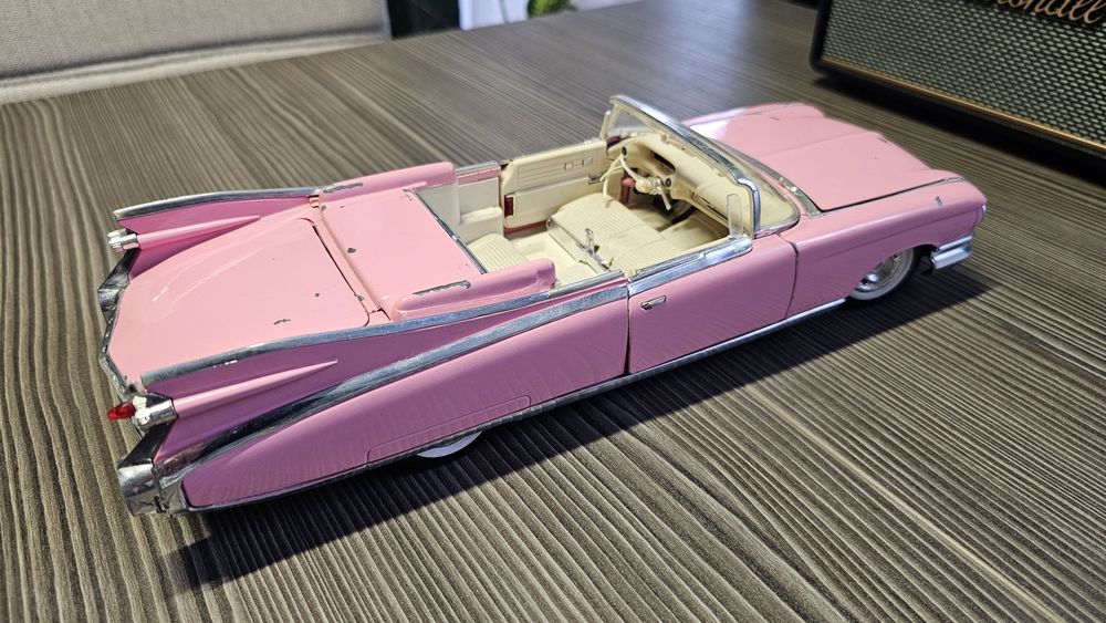 Cadillac Eldorado w skali 1/18 MAISTO