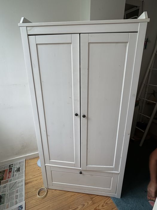 Armário IKEA Branco com 2 Portas e Gaveta – 153 cm