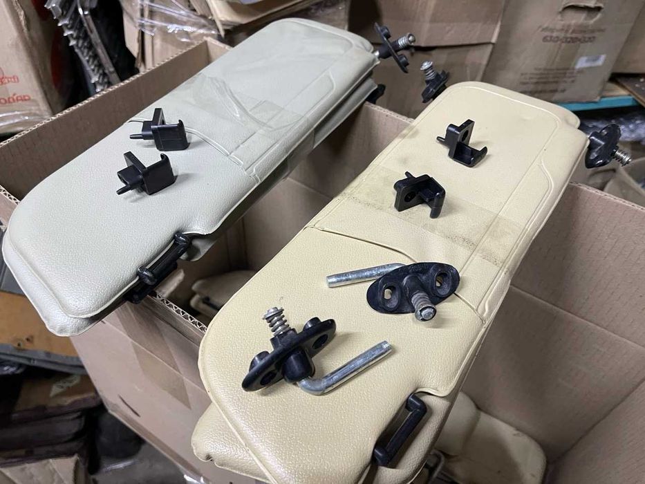 кронштейны козырька ваз солнцезащитного 2107.2105