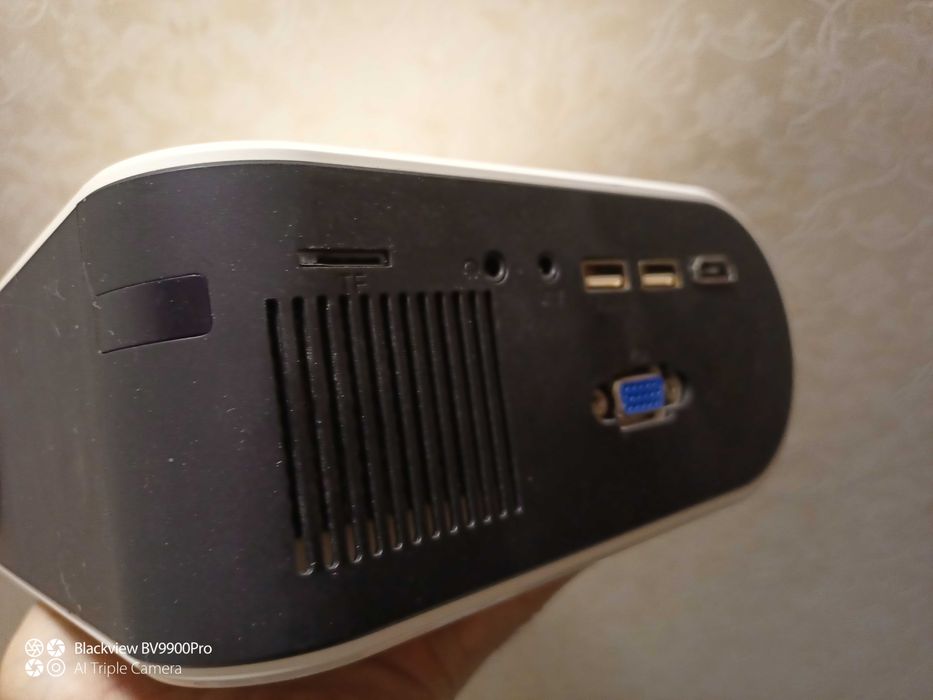 Led проектор AUN W18