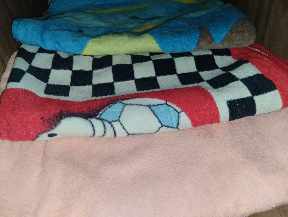 Махровые полотенца , постельное белье