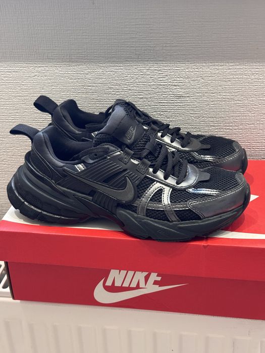 Кросівки жіночі Nike V2K Run Shoes