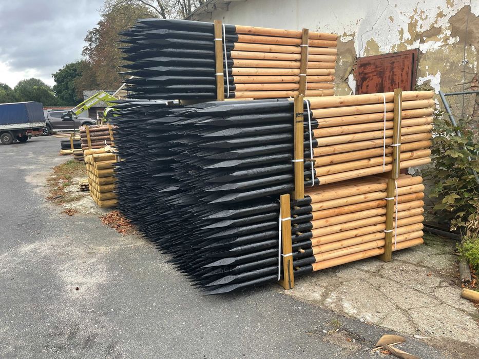 Słupki drewniane smołowane, 251cm fi8,5cm promocja ze Swadzimia HIT!