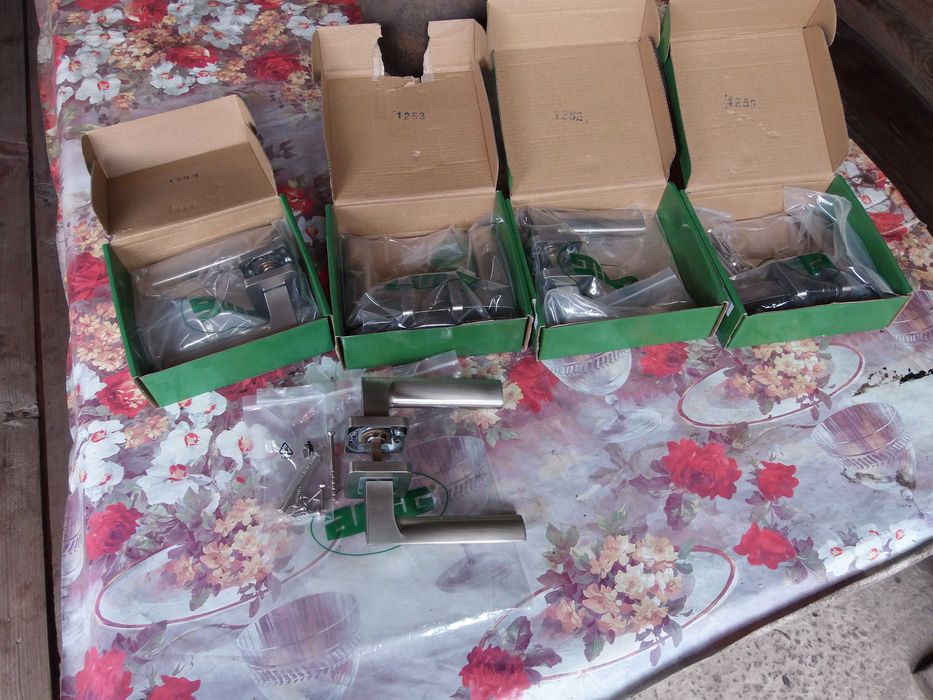 Дверна ручка Amig RAZOR SQ MSN ( Іспанія )