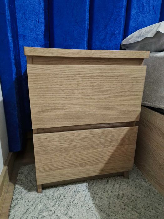 Mudança urgente | Par de mesas de cabeceira IKEA MALM como novas