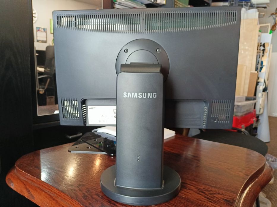 Monitor Samsung 20 cali 1680x1050