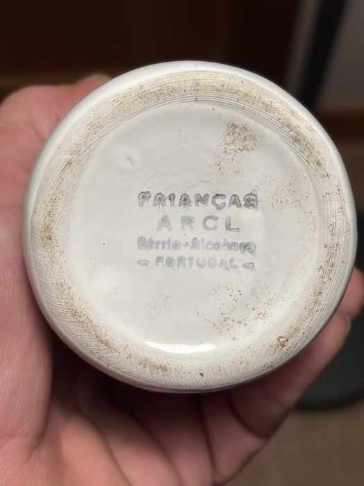 Jarra branca pequena