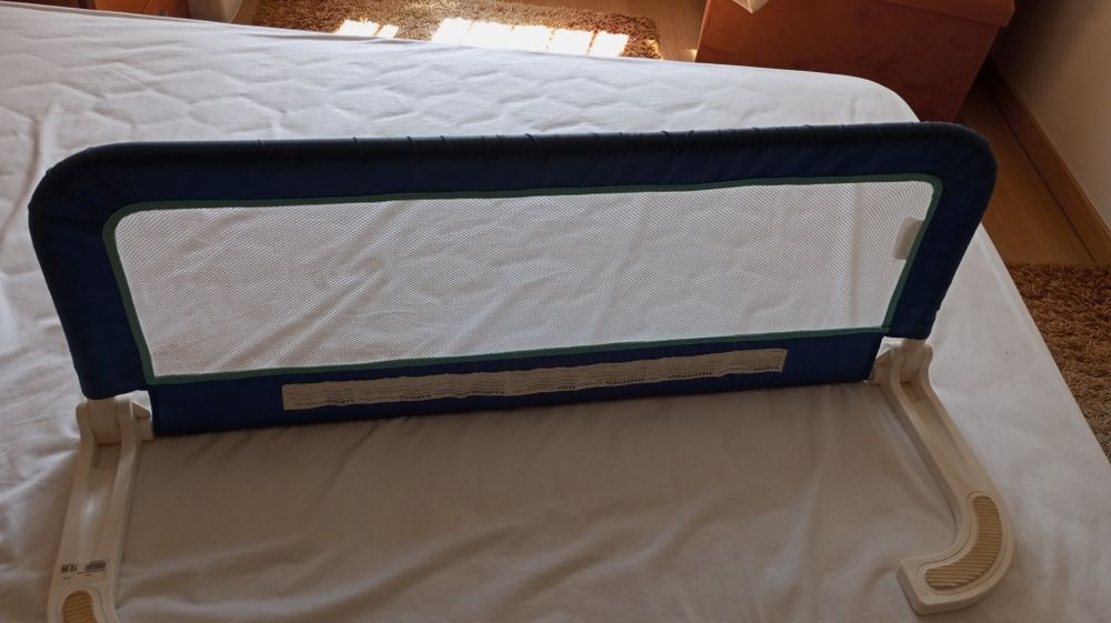 Proteção de cama para criança .