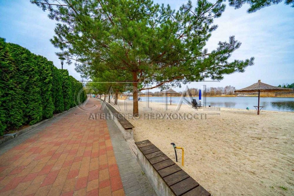 Таунхаус з терасою/газ/на березі річки/КМ Сонячний Луч, Козин