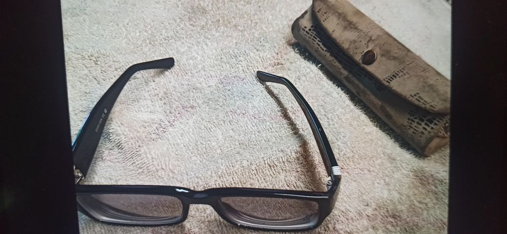 Оправы для очков.