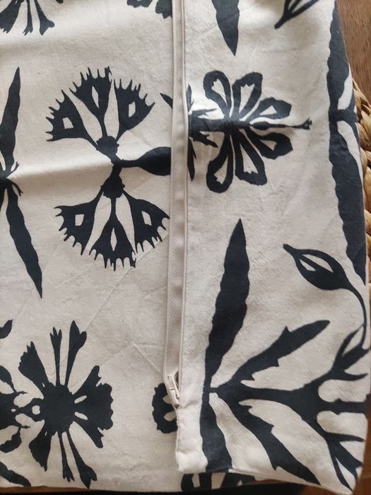 Poszewki ozdobneHM HOME biel czerń kwiaty bawełna