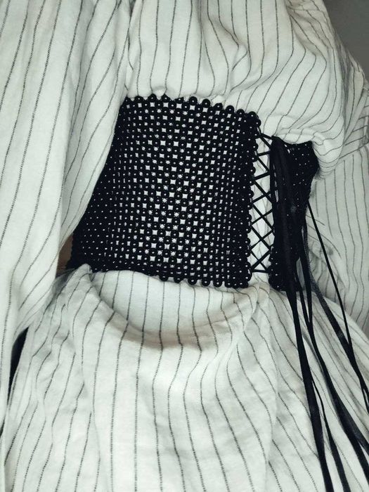 корсет із намистин