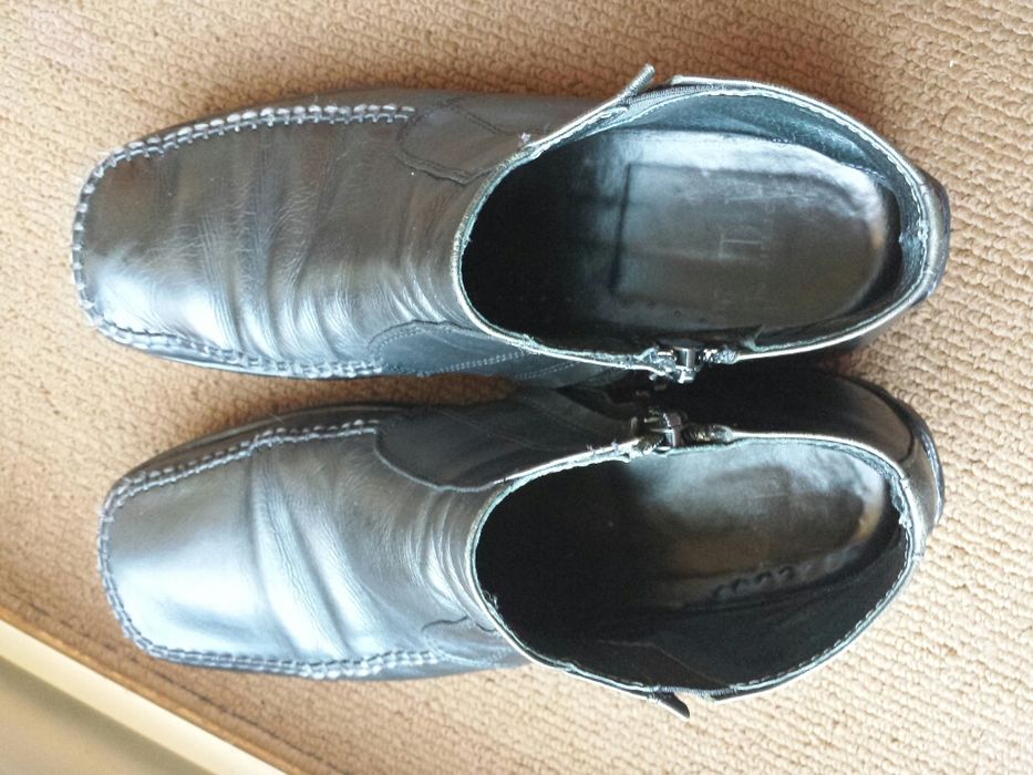 Botas em pele, super confortáveis