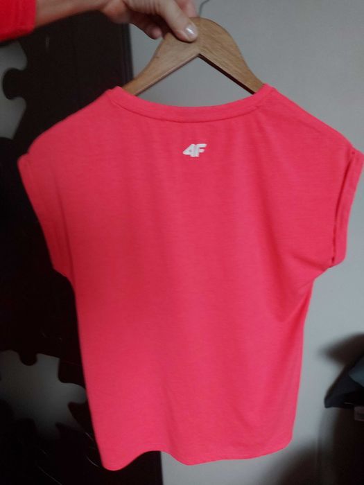 T-shirt dziewczęcy marki 4F róż