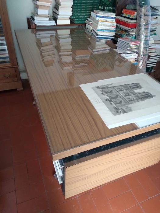 Oportunidade. Móvel de sala, mogno