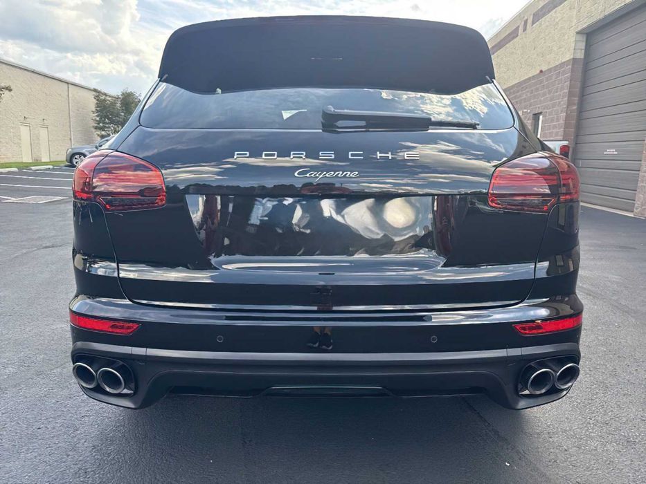 Porsche Cayenne      2017