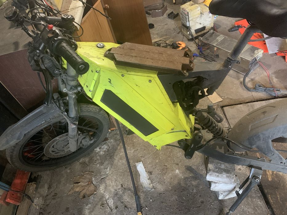 Батарии , рама от электровелосипеда