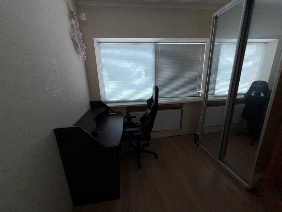 Шикарний будинок з терасою ,  яких мало, вкладено багато коштів !