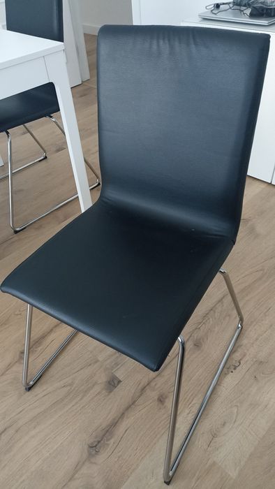 Conjunto Sala - mesa EKEDALEN extensível + 6 cadeiras pele VOLFGANG