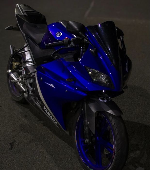 Motocykl YAMAHA YZF-R125