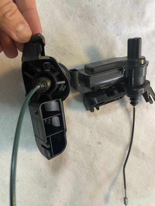 Сервопривід гальма vw ID4 ID6 ID3 , є інші запчастини до електричок