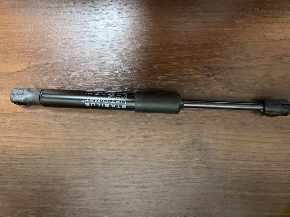 Амортизатор Капота Tesla Model S X Plaid