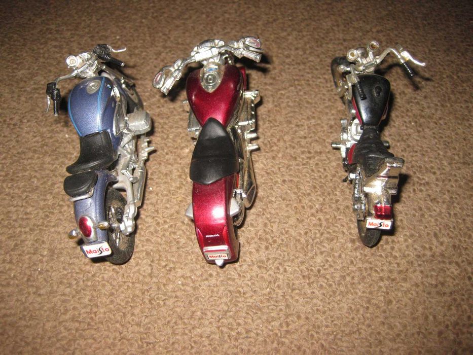 3 Motos Miniatura de Colecção da “Maisto”