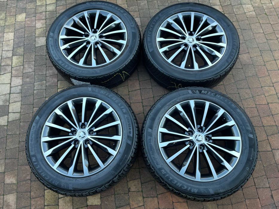 3994. Koła zimowe Skoda Kodiaq oryginalne 5x112 235/55/18 2023r 8mm