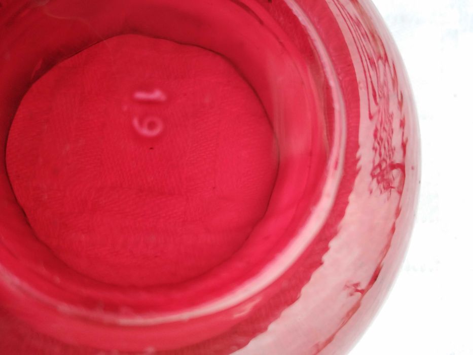 Três Pequenos Castiçais Vermelhos