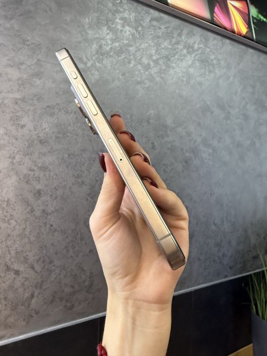 Used IPHONE 15Pro Max 256 Natural Titanium Neverlock Костюшка,5 igrand