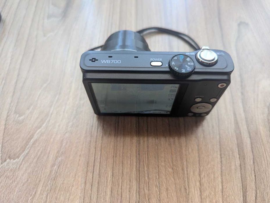 Фотоапарат Samsung WB-700