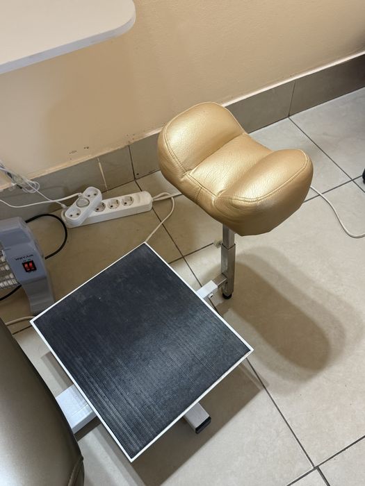 Продам педикюрное кресло, стол для маникюра
