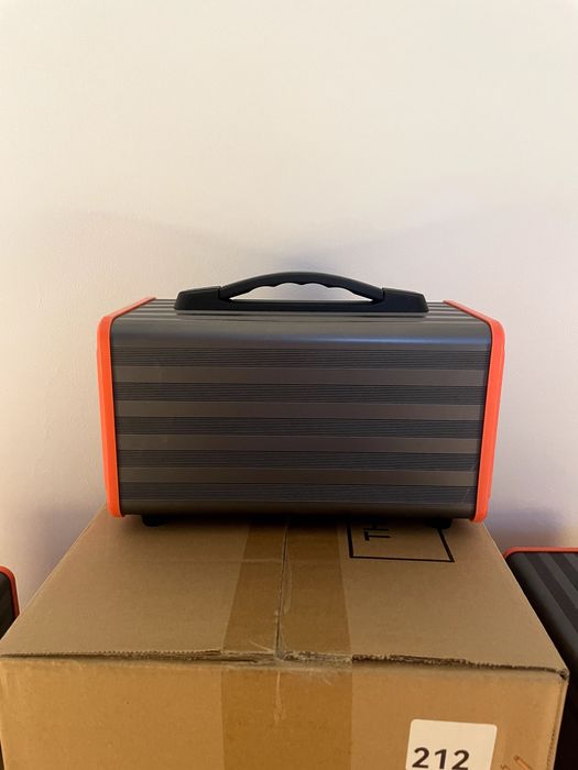 Зарядна станція 110Wh, 300W Модифікована синусоїда, Type-C, Ліхтар