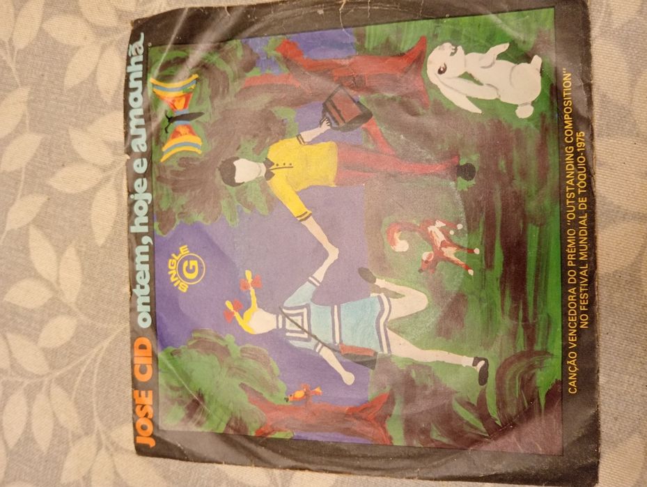 José Cid 7-inch Vinyl Record with 'Ontem, Hoje e Amanhã' / 'Mosca Super Star'