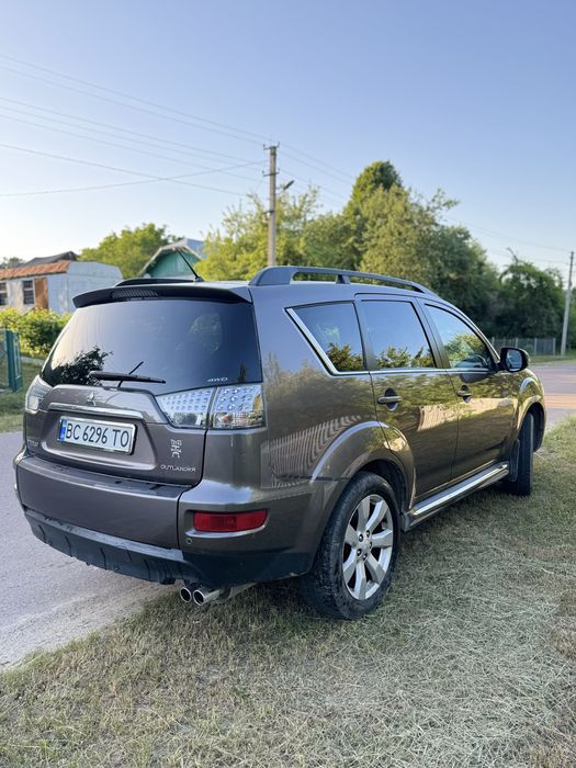 Mitsubishi Outlander 2012