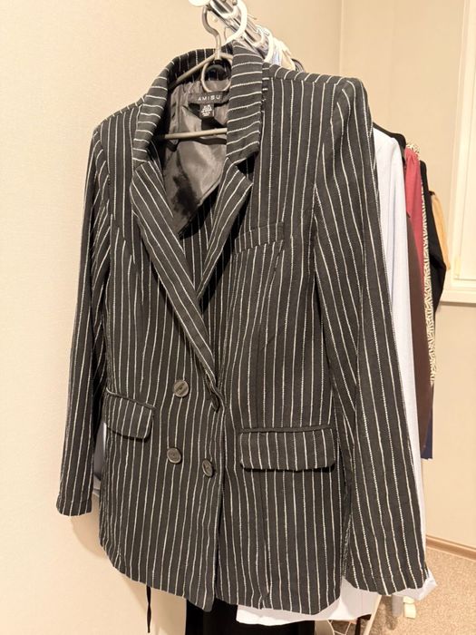 Жіночий піджак amisu