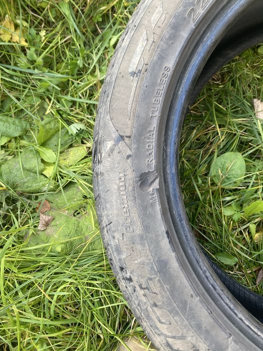 Шини автомобільні R 19