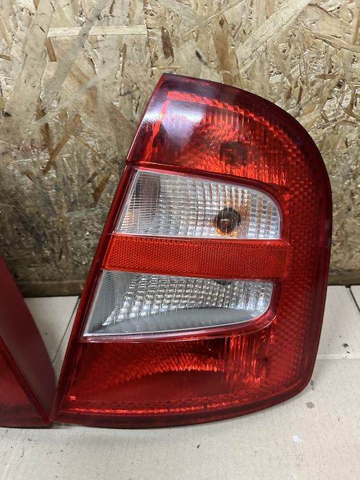 Задні стопи фари ліхтарі Skoda Fabia І Шкода Фабія 1 хетчбек 99—04